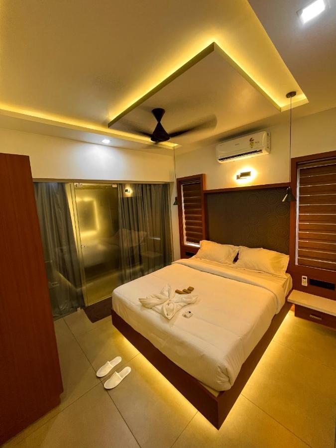 Bbc Luxury Apartments Perintalmanna Exterior photo