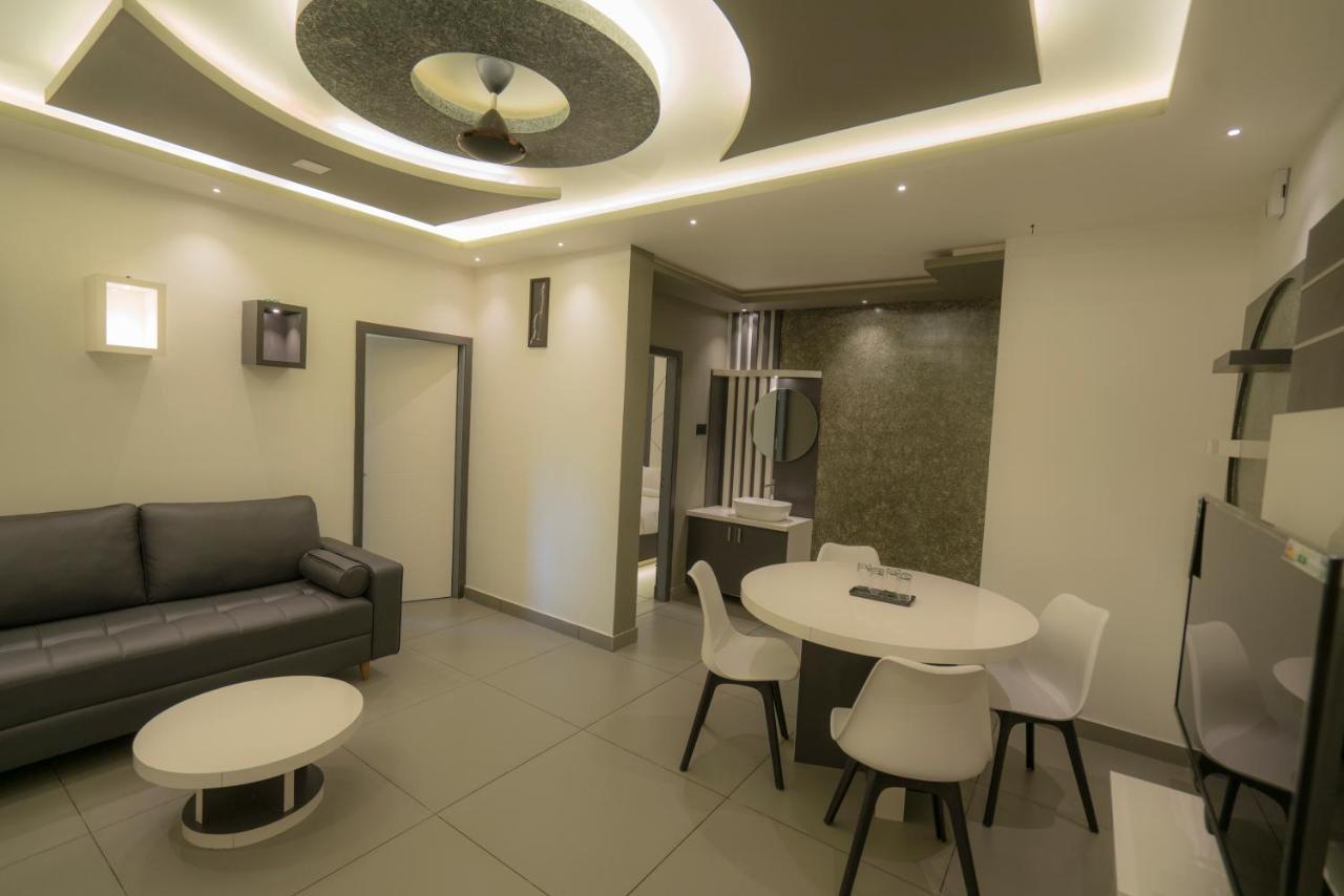 Bbc Luxury Apartments Perintalmanna Exterior photo