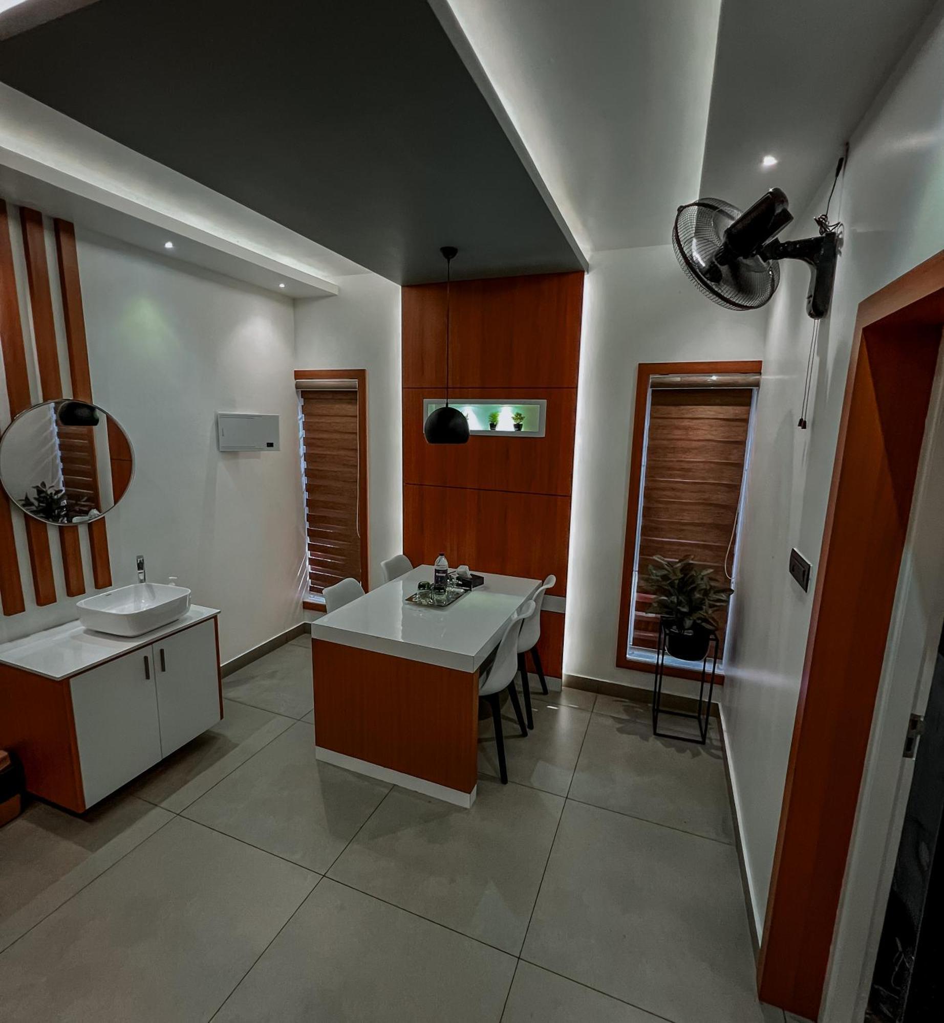 Bbc Luxury Apartments Perintalmanna Exterior photo